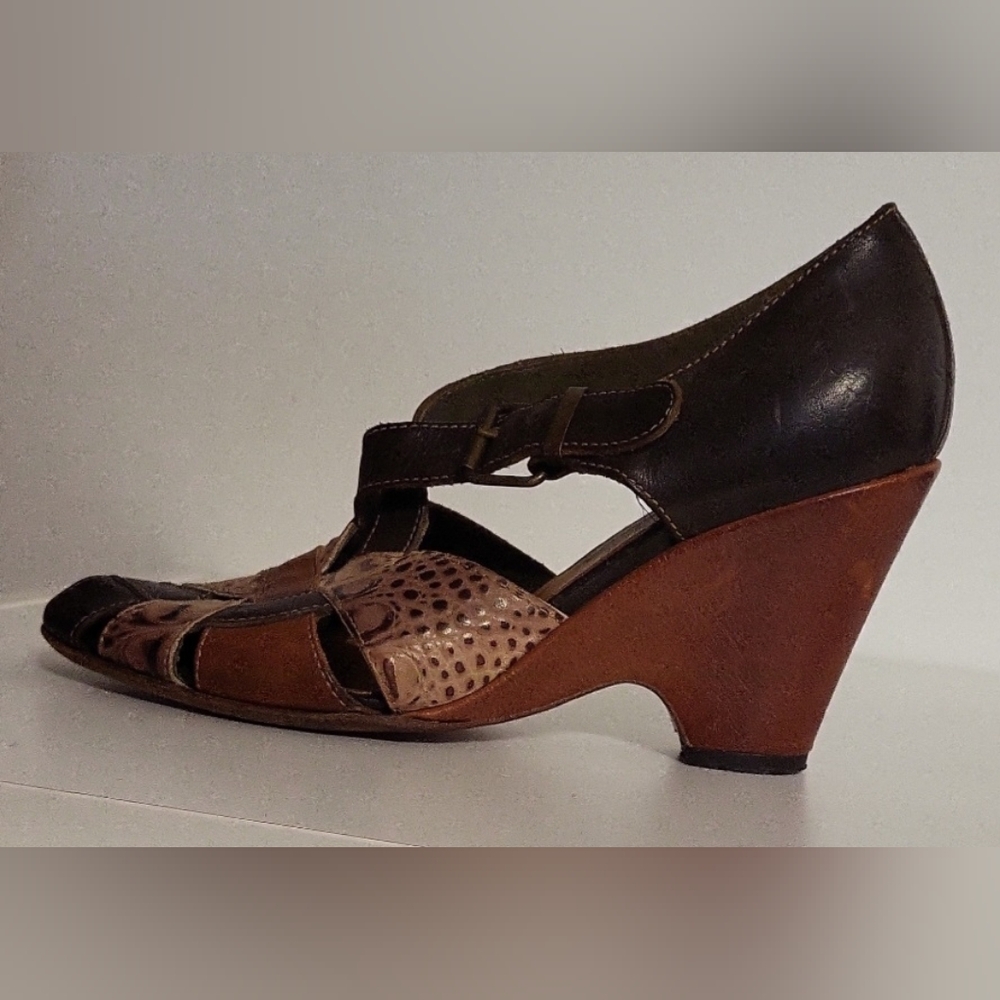 MOMA Women's Peep-toe All-Leather Wedge Sandals Fall  / Sz 7.5 - 8 / Brown, Tan